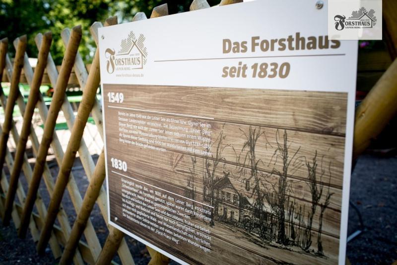 ホテル Forsthaus Leiner Berg デッサウ エクステリア 写真